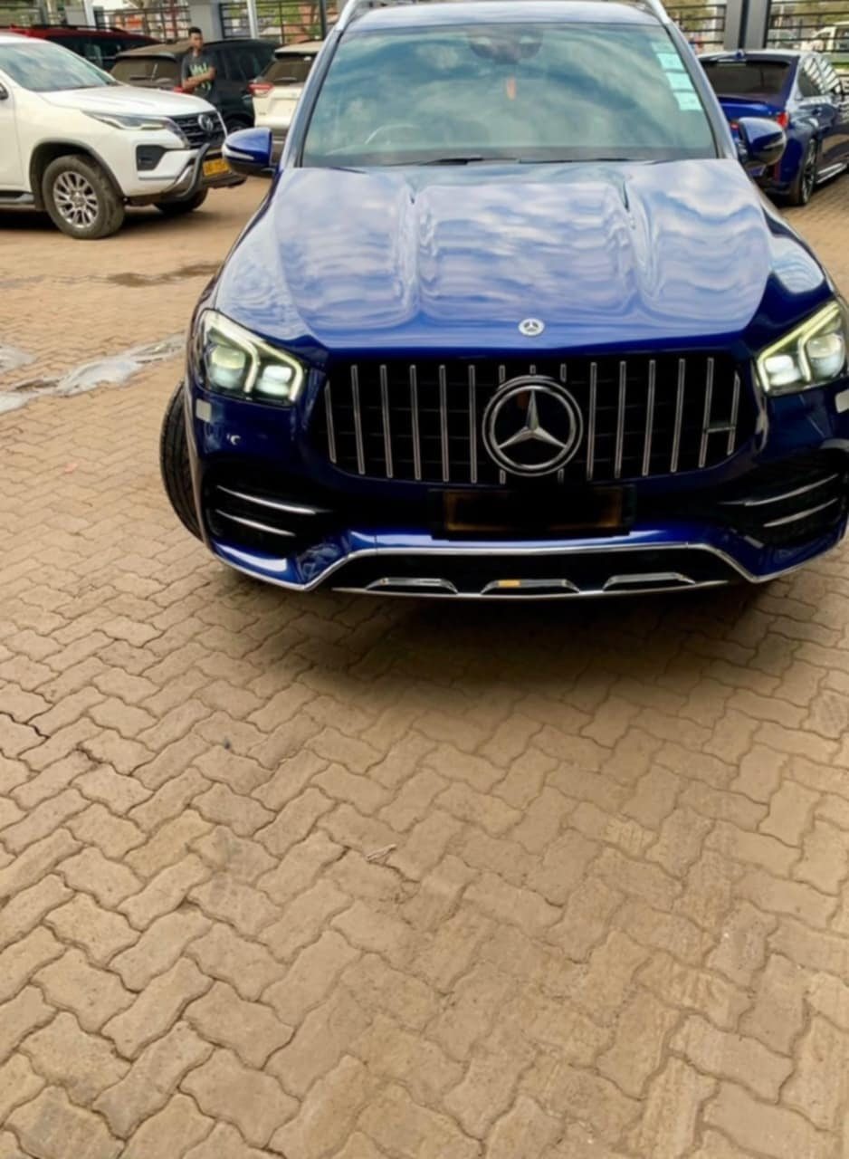 2025 Mercedes-Benz GLE 450 for hire